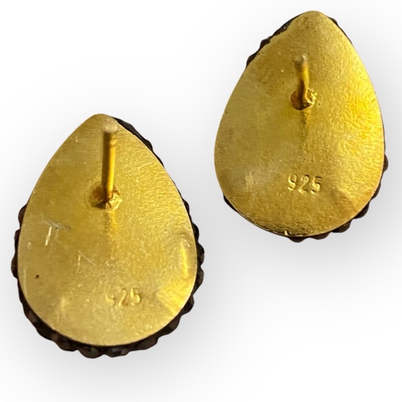 181 Sunaina Emerald Studs - Picture 4 of 10